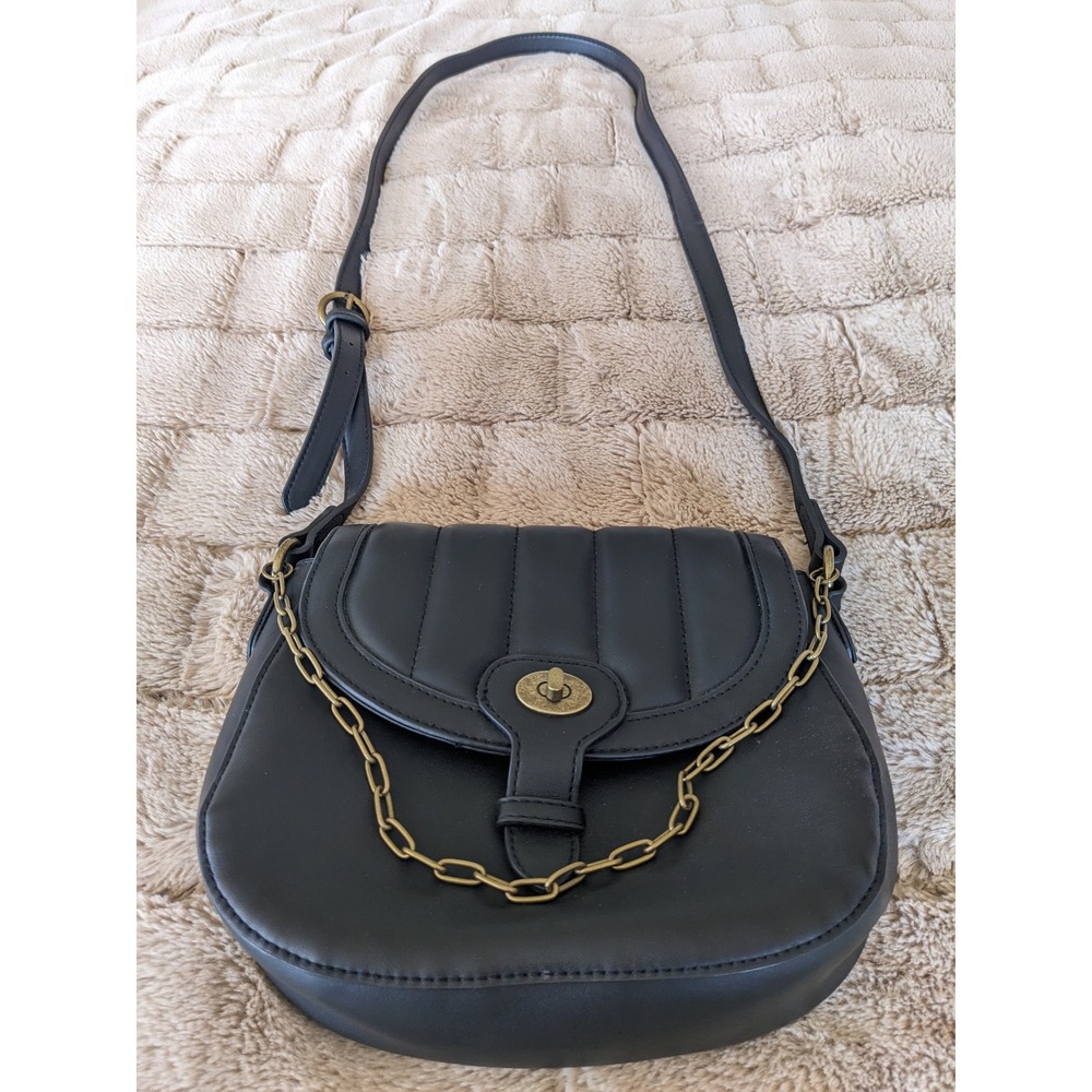 Universal Thread Black Quilted Crossbody Saddle Bag Gold Chain Detail Turn Lock